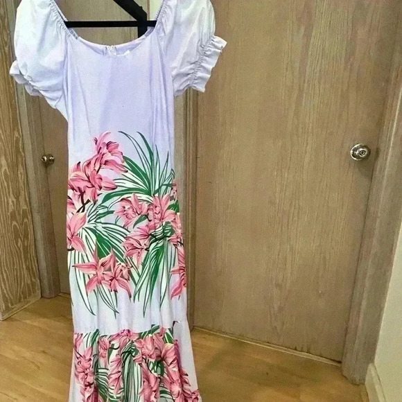 Worn Once - Hawaiian muumuu- lavender - Picture 3 of 9